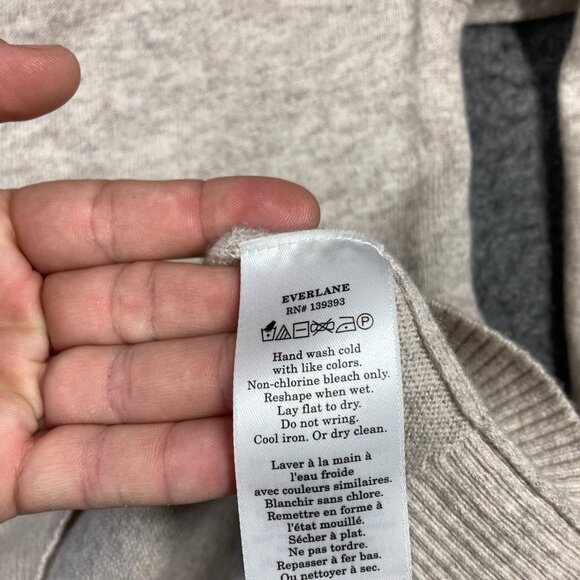 Everlane Cashmere V-Neck Sweater Womens XS Extra Small Beige Long Sleeve - Picture 6 of 10